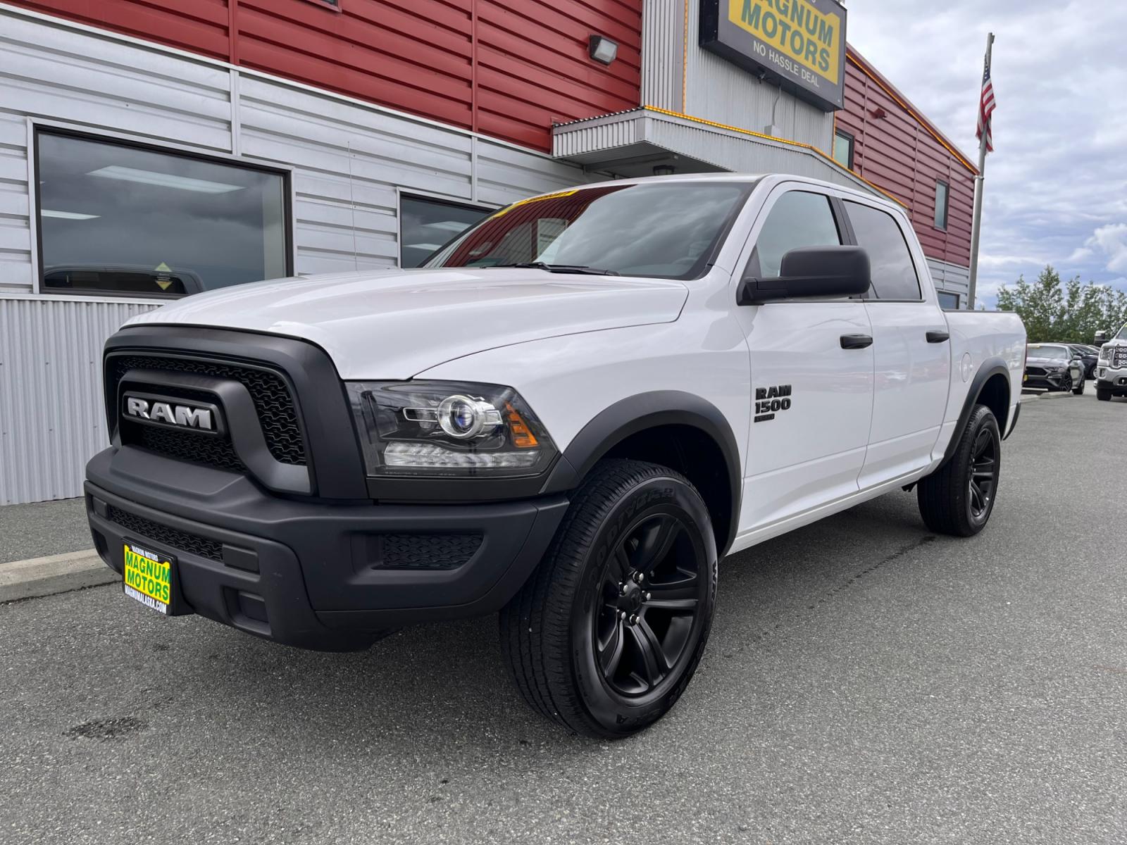 2022 RAM 1500 Classic Warlock Crew Cab SWB 4WD (1C6RR7LG2NS) with an 3.6L V6 DOHC 24V FFV engine, 8A transmission, located at 44152 Sterling Highway, Soldotna, 99669, (907) 262-5555, 60.484917, -151.062408 - Photo #2