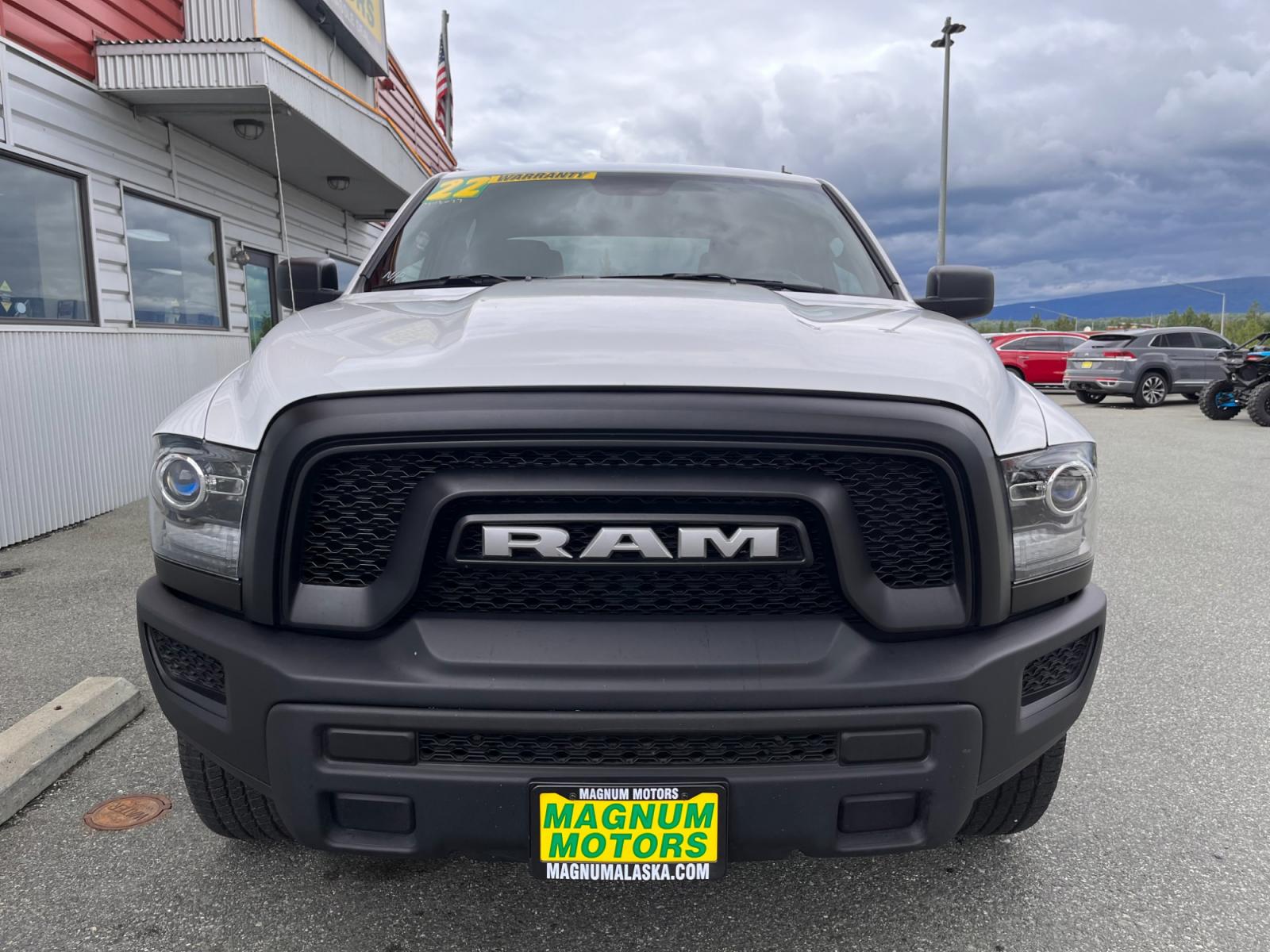 2022 RAM 1500 Classic Warlock Crew Cab SWB 4WD (1C6RR7LG2NS) with an 3.6L V6 DOHC 24V FFV engine, 8A transmission, located at 44152 Sterling Highway, Soldotna, 99669, (907) 262-5555, 60.484917, -151.062408 - Photo #7