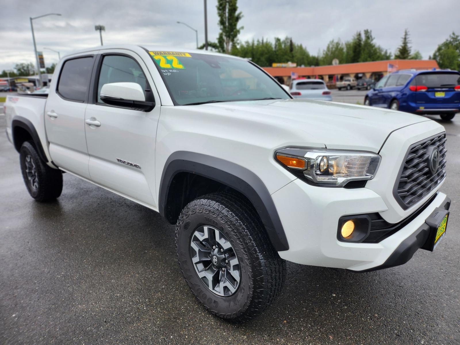 2022 White /GRAY/BLACK Toyota Tacoma SR5 Double Cab Long Bed V6 6AT 4WD (3TMCZ5AN2NM) with an 3.5L V6 DOHC 24V engine, 6A transmission, located at 44152 Sterling Highway, Soldotna, 99669, (907) 262-5555, 60.484917, -151.062408 - Photo #9