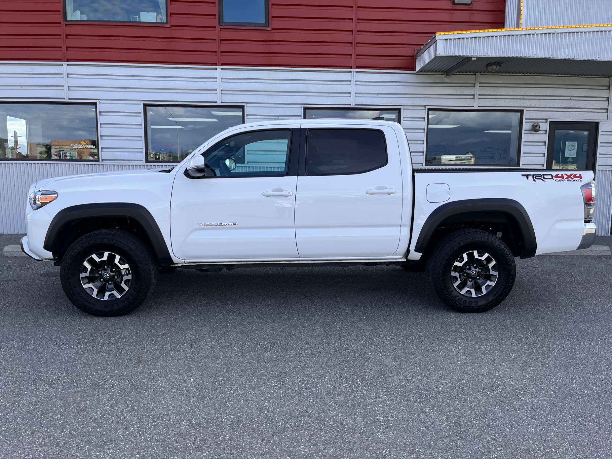 photo of 2022 Toyota Tacoma TRD Off Road Double Cab V6 6AT 4WD