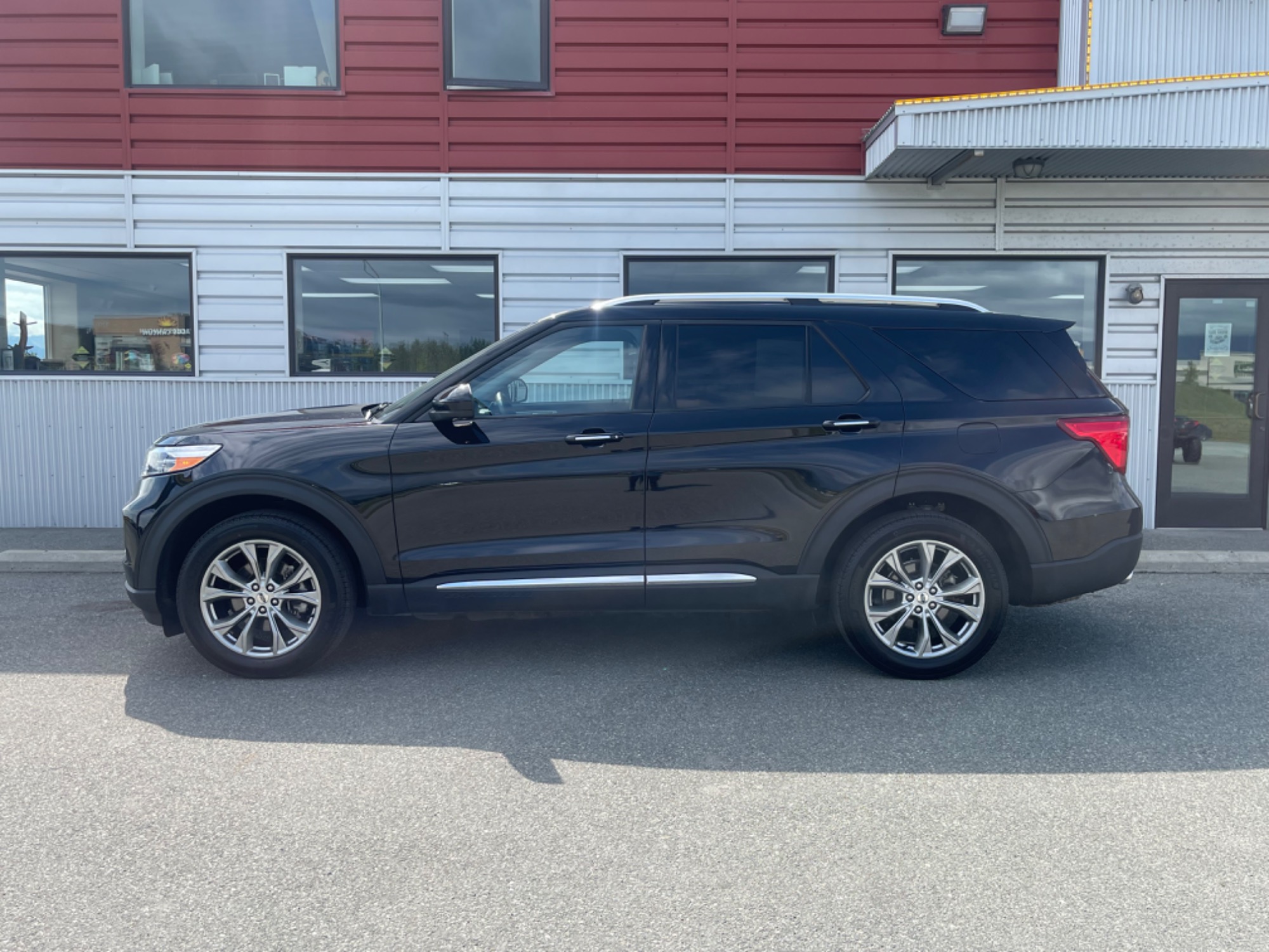 photo of 2022 Ford Explorer Limited AWD