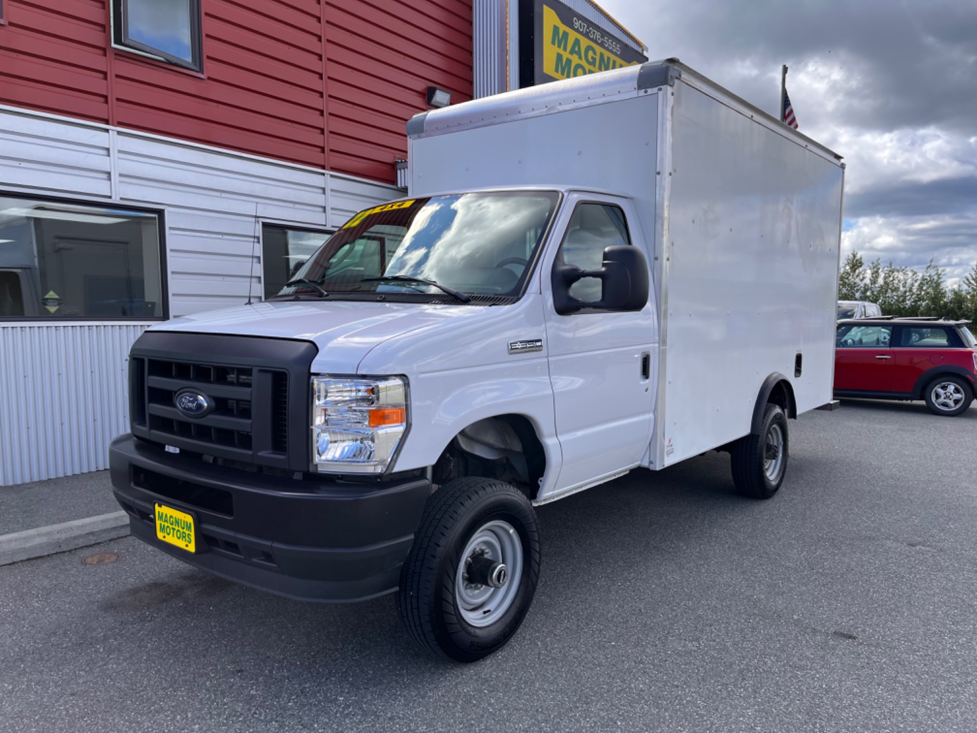 photo of 2022 Ford Econoline E-350 Super Duty