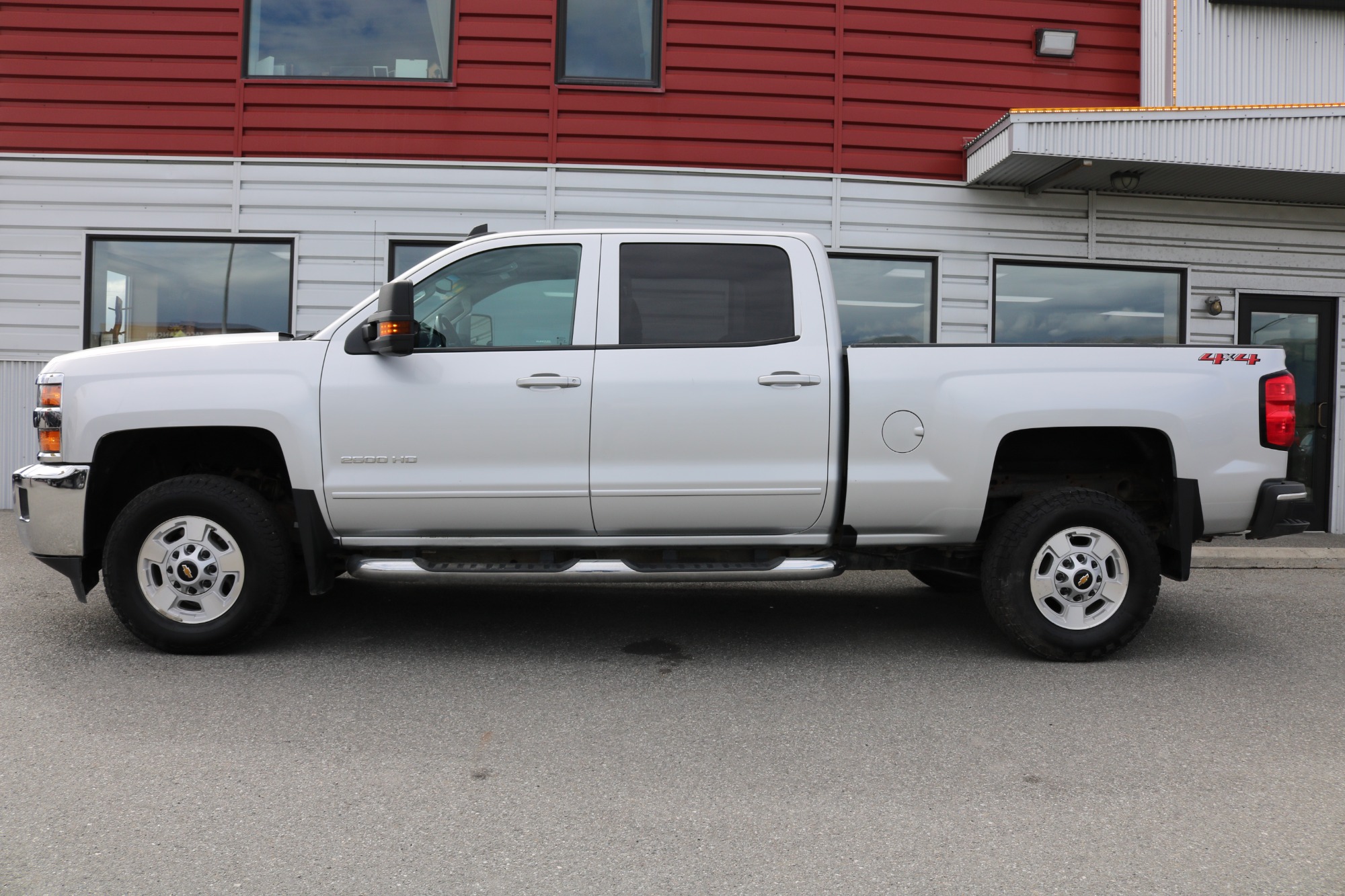 photo of 2019 Chevrolet Silverado 2500HD LT 4WD