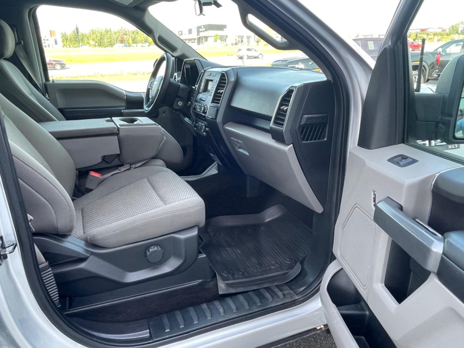 2018 Silver Ford F-150 XLT SuperCrew 5.5-ft. 4x4 (1FTEW1E52JF) with an 5.0L V8 OHV 32V engine, 6A transmission, located at 44152 Sterling Highway, Soldotna, 99669, (907) 262-5555, 60.484917, -151.062408 - Photo #5