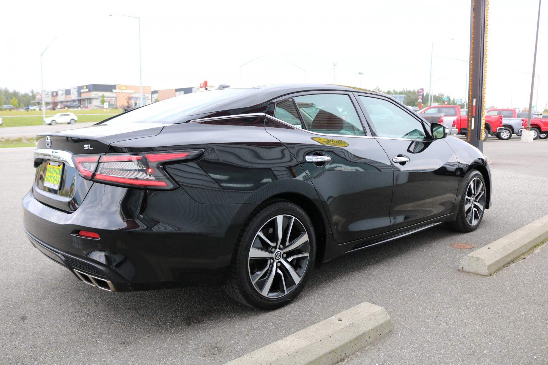 2020 Black /Black leather Nissan Maxima 3.5 SL (1N4AA6DVXLC) with an 3.5L V6 DOHC 24V engine, CVT transmission, located at 1960 Industrial Drive, Wasilla, 99654, (907) 376-5555, 61.573475, -149.400146 - Photo #5