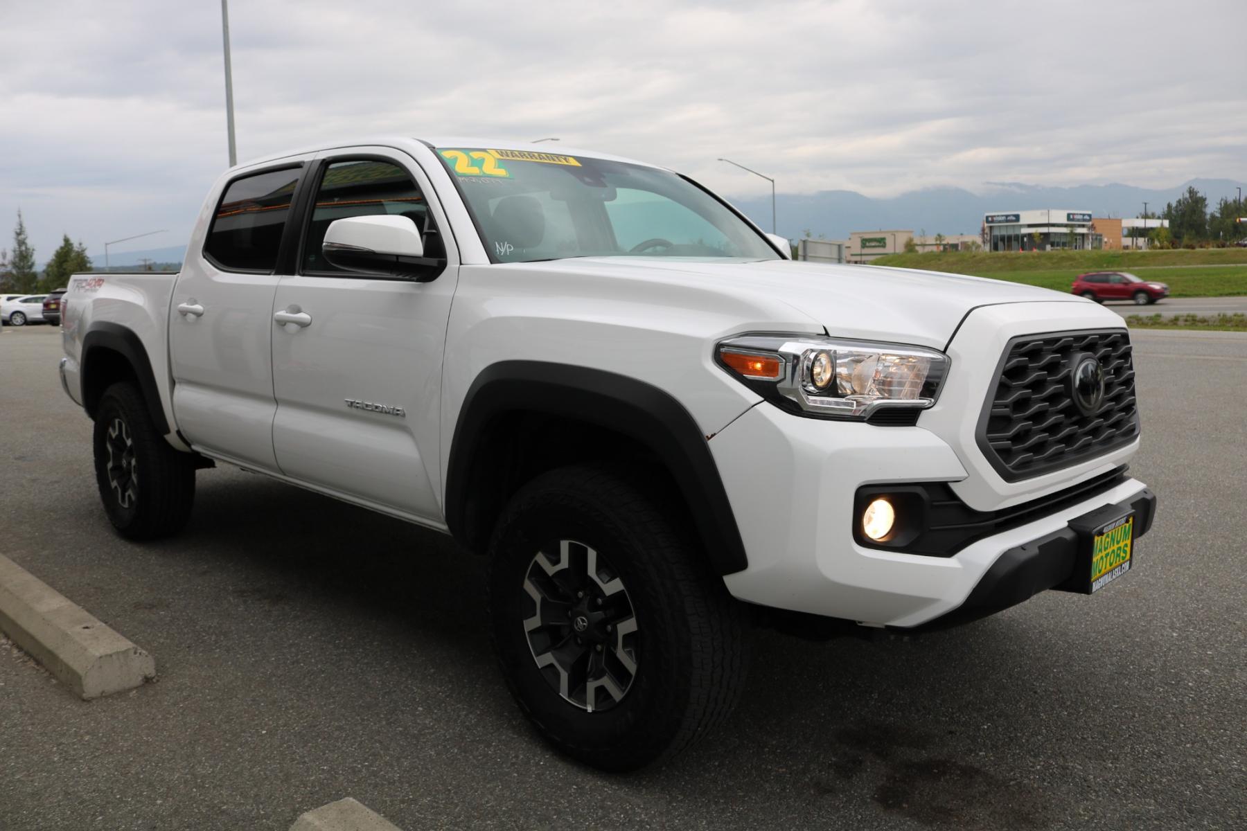 2022 White /Black Toyota Tacoma TRD OFF ROAD V6 6AT 4WD (3TMCZ5AN9NM) with an 3.5L V6 DOHC 24V engine, 6A transmission, located at 1960 Industrial Drive, Wasilla, 99654, (907) 376-5555, 61.573475, -149.400146 - Photo #6