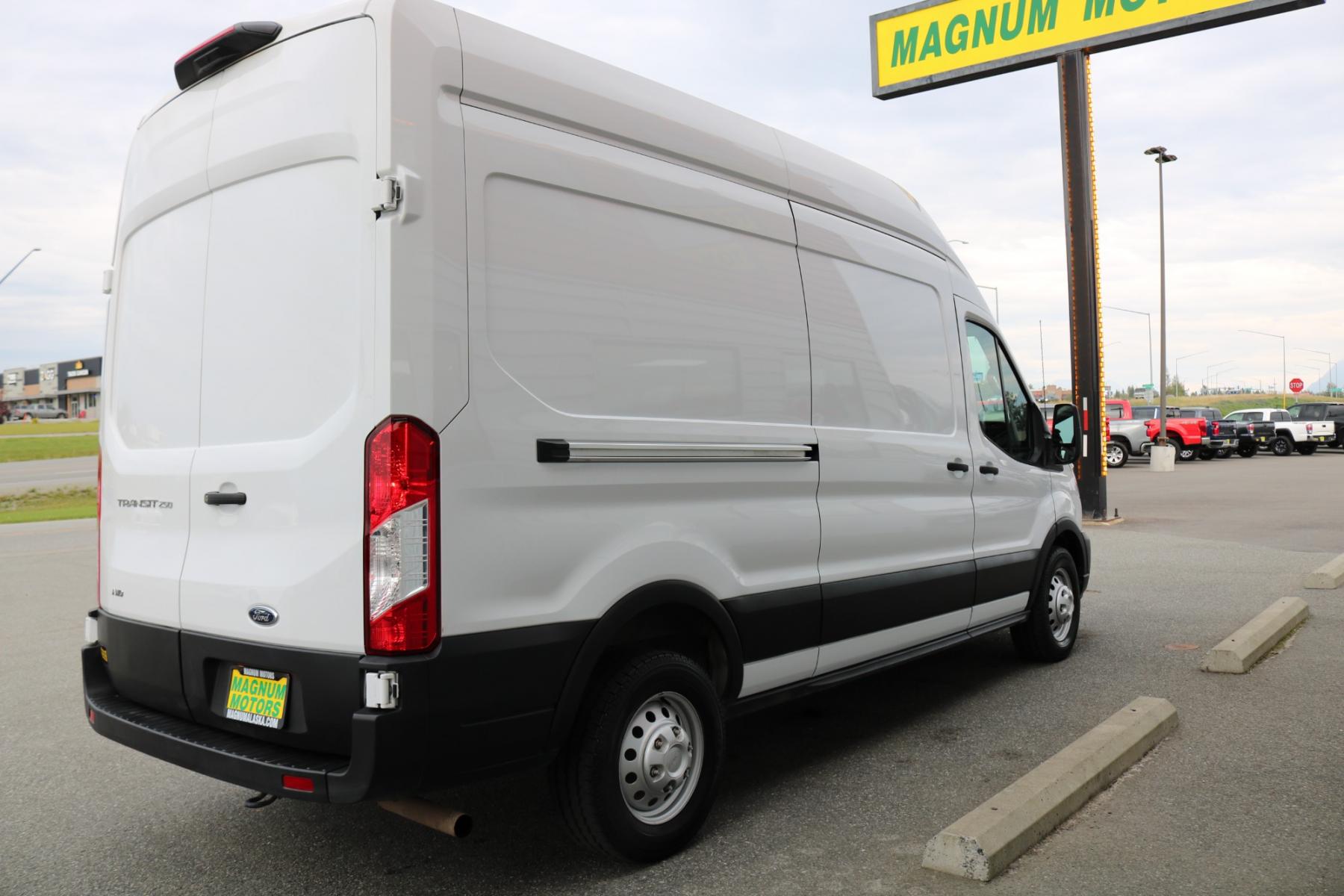 2022 Ford Transit 250 Van High Roof w/Sliding Pass. 148-in. WB (1FTBR2X86NK) with an 3.5L V6 DOHC 24V engine, 6A transmission, located at 44152 Sterling Highway, Soldotna, 99669, (907) 262-5555, 60.484917, -151.062408 - Photo #4