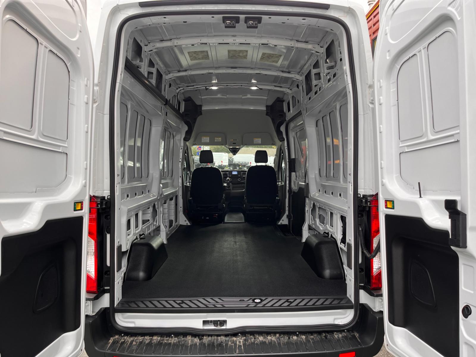 2022 White /Black Ford Transit 250 Van High Roof w/Sliding Pass. 148-in. WB (1FTBR2X80NK) with an 3.5L V6 DOHC 24V engine, 6A transmission, located at 1960 Industrial Drive, Wasilla, 99654, (907) 376-5555, 61.573475, -149.400146 - AWD - Photo #11