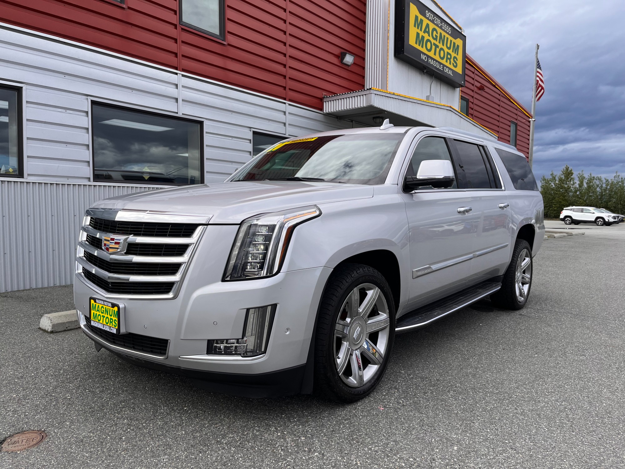 photo of 2020 Cadillac Escalade ESV Luxury 4WD