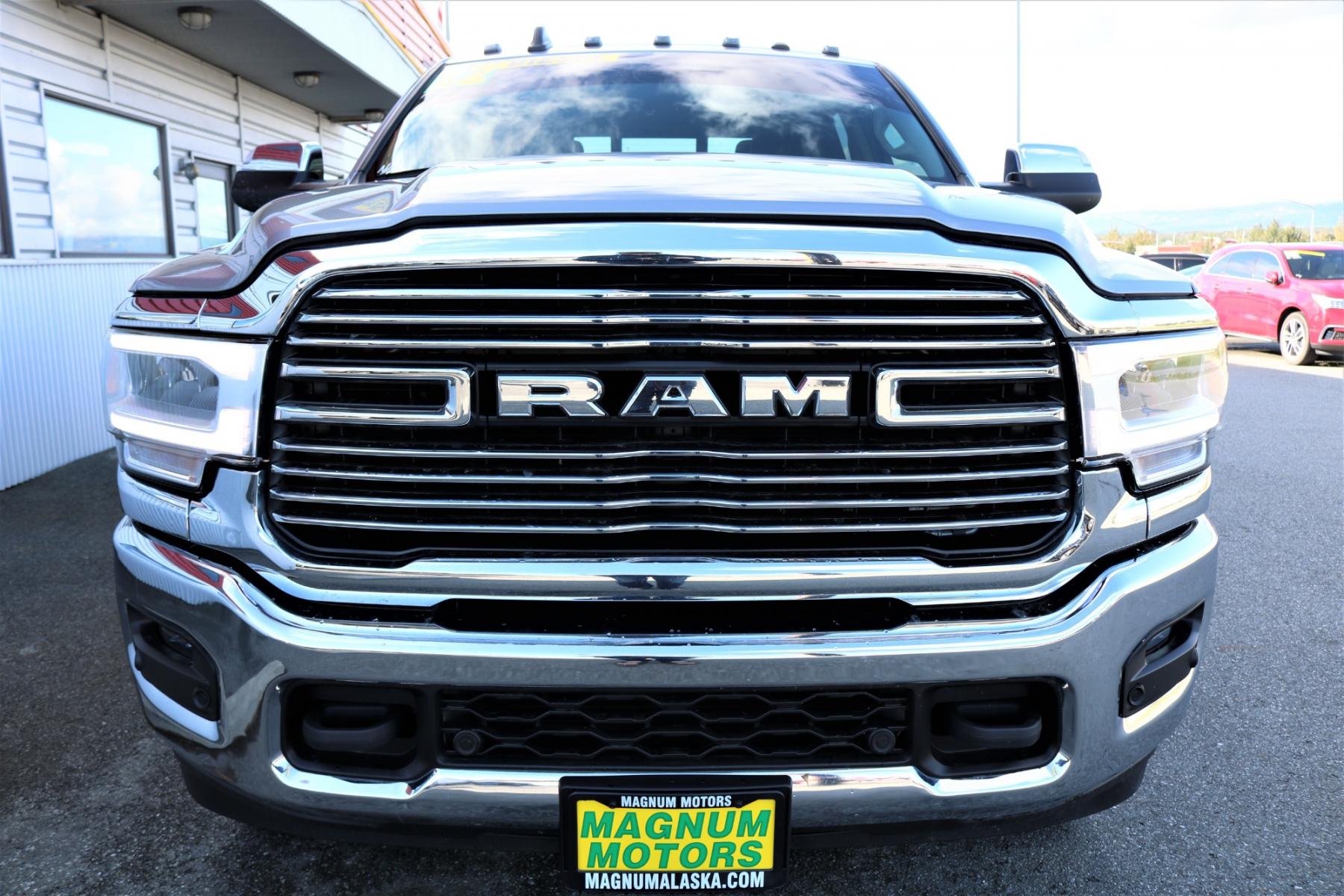 2022 Gray /Black leather RAM 3500 Laramie Crew Cab SWB 4WD (3C63R3EL7NG) with an 6.7L L6 OHV 24V TURBO DIESEL engine, 6A transmission, located at 1960 Industrial Drive, Wasilla, 99654, (907) 376-5555, 61.573475, -149.400146 - Photo #6