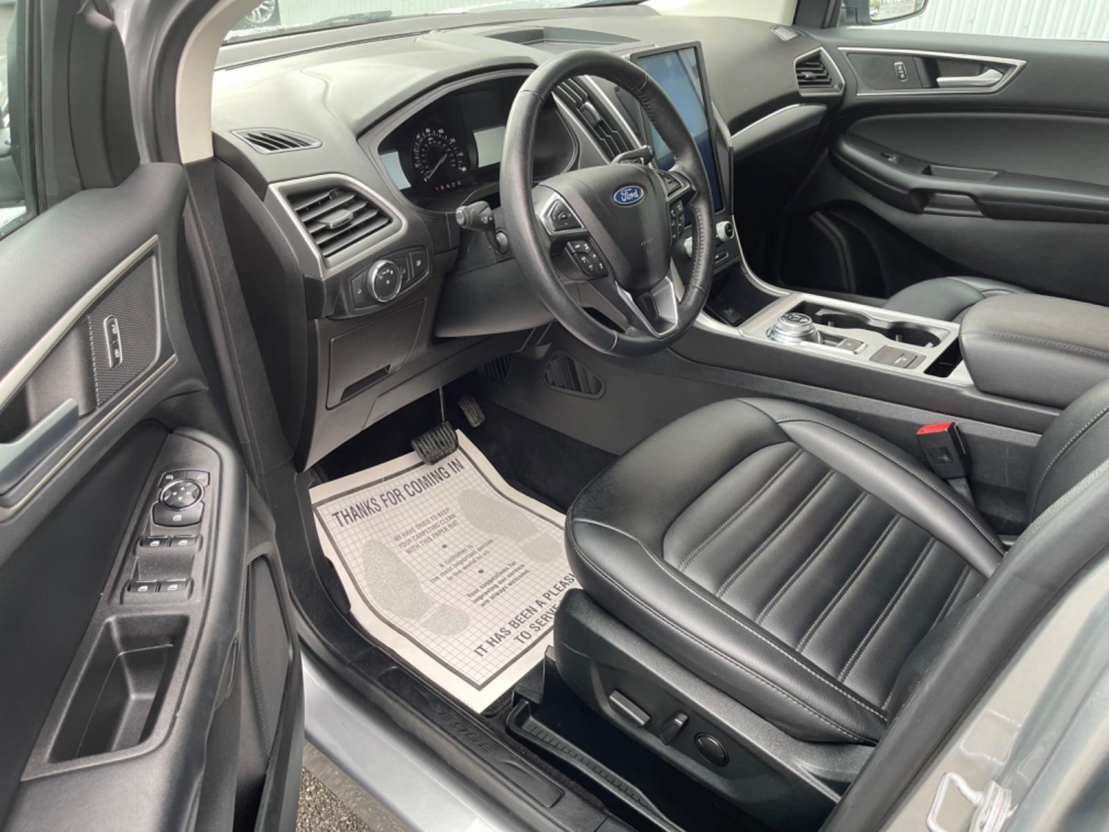 2022 Gray /Black Ford Edge SEL AWD (2FMPK4J96NB) with an 2.0L L4 DOHC 16V engine, 6A transmission, located at 1960 Industrial Drive, Wasilla, 99654, (907) 376-5555, 61.573475, -149.400146 - Photo #11