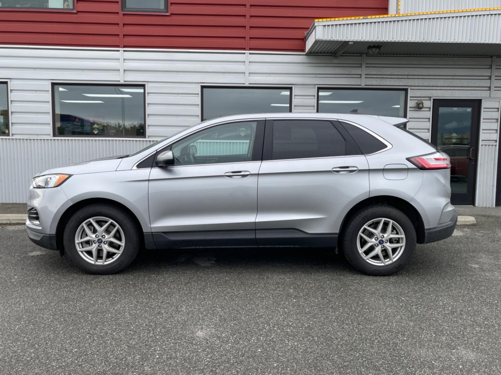 2022 Gray /Black Ford Edge SEL AWD (2FMPK4J96NB) with an 2.0L L4 DOHC 16V engine, 6A transmission, located at 1960 Industrial Drive, Wasilla, 99654, (907) 376-5555, 61.573475, -149.400146 - Photo #2