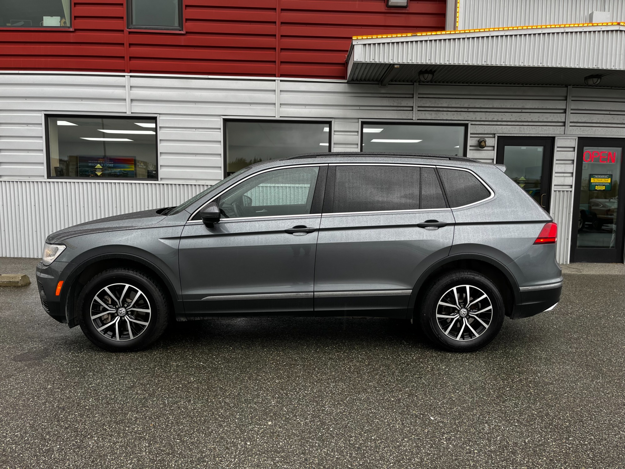photo of 2021 Volkswagen Tiguan SE 4Motion AWD