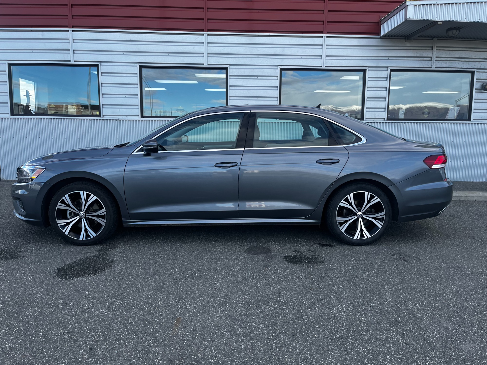photo of 2021 Volkswagen Passat SE