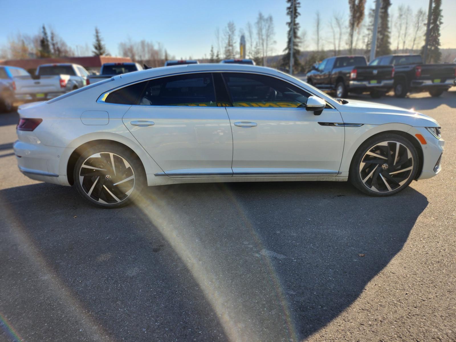 2021 White Volkswagen Arteon SEL Premium R-Line 4MOTION (WVWTR7AN4ME) with an 2.0L L4 16V DOHC engine, 8A transmission, located at 44152 Sterling Highway, Soldotna, 99669, (907) 262-5555, 60.484917, -151.062408 - Photo #7