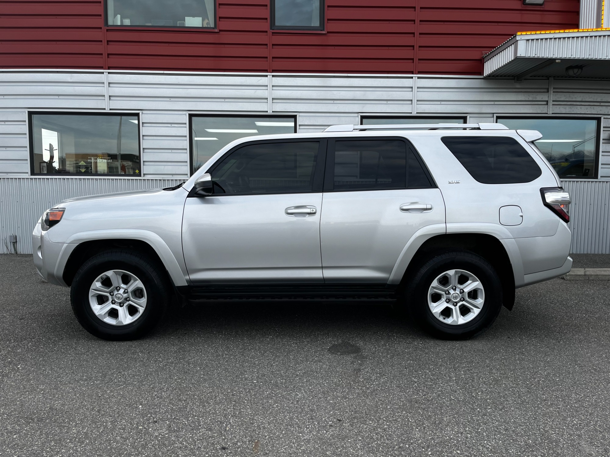 photo of 2017 Toyota 4Runner SR5 4WD