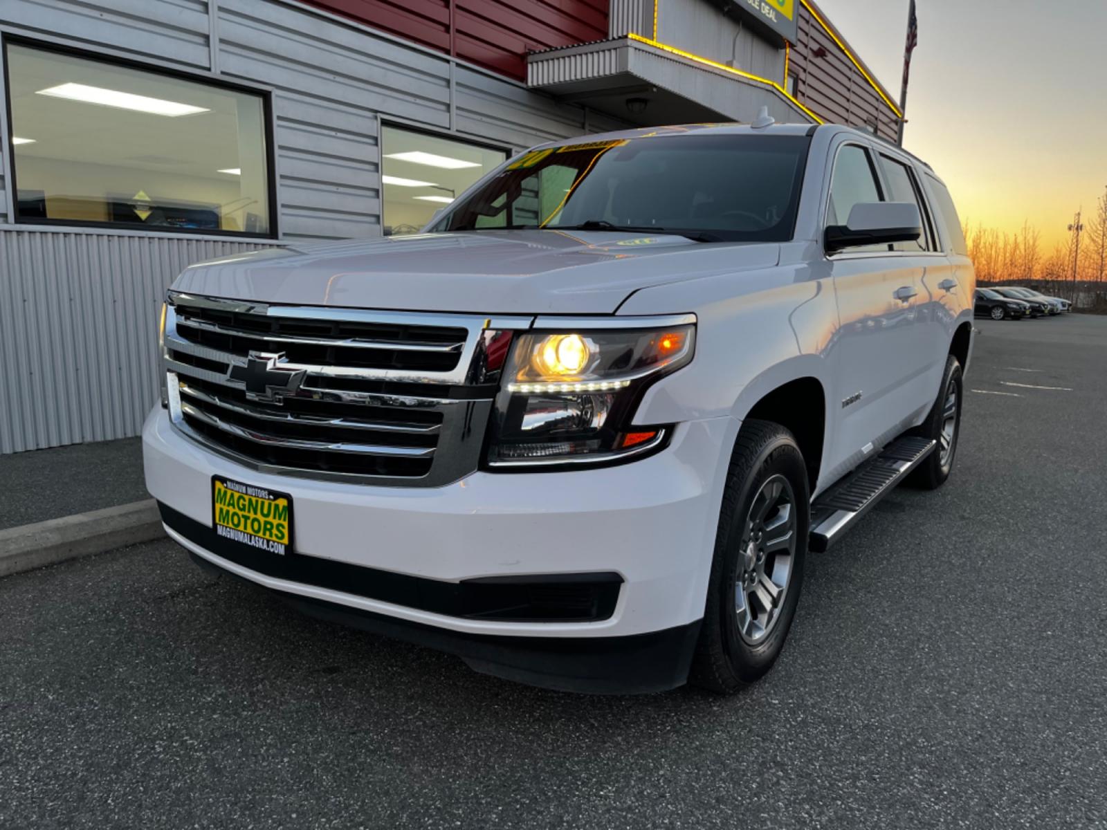 2020 White /Black Chevrolet Tahoe LS 4WD (1GNSKAKCXLR) with an 5.3L V8 OHV 16V engine, 6A transmission, located at 1960 Industrial Drive, Wasilla, 99654, (907) 376-5555, 61.573475, -149.400146 - Photo #0