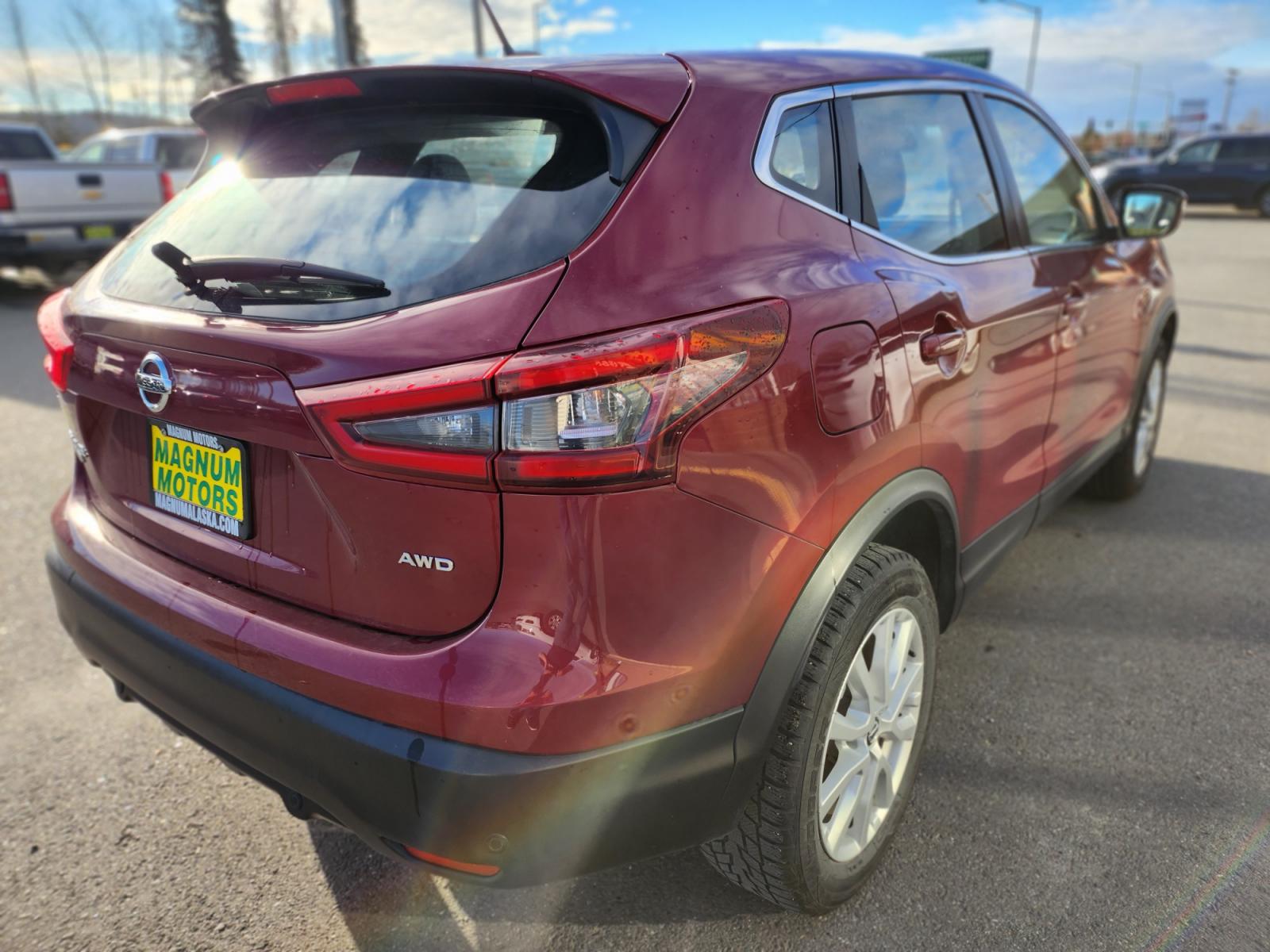 2021 /GRAY/BLACK Nissan Rogue Sport S AWD (JN1BJ1AW2MW) with an 2.0L L4 DOHC 16V engine, CVT transmission, located at 44152 Sterling Highway, Soldotna, 99669, (907) 262-5555, 60.484917, -151.062408 - Photo #7
