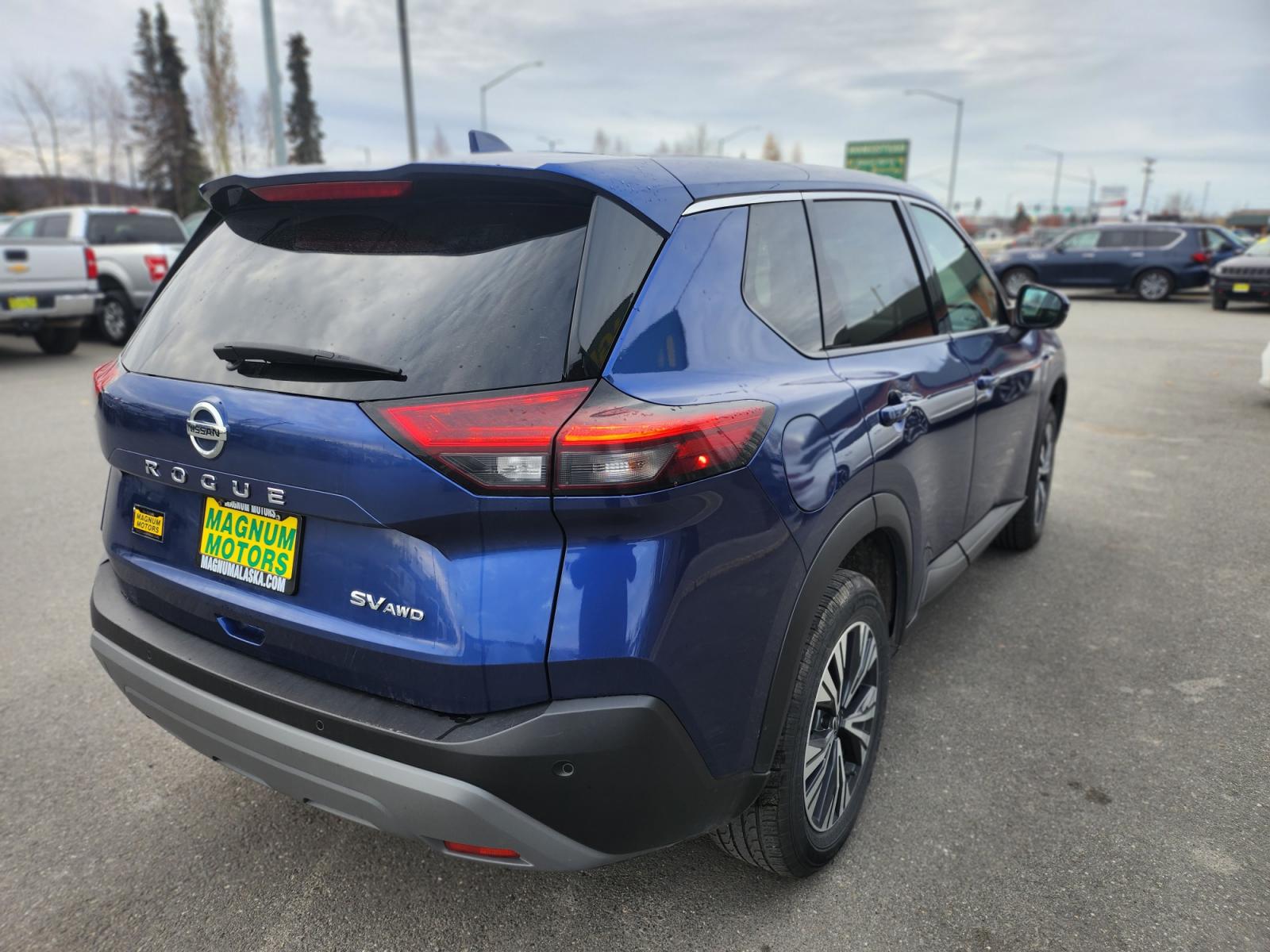 2021 /GRAY Nissan Rogue SV AWD (5N1AT3BB6MC) with an 2.5L L4 DOHC 16V engine, CVT transmission, located at 44152 Sterling Highway, Soldotna, 99669, (907) 262-5555, 60.484917, -151.062408 - Photo #6