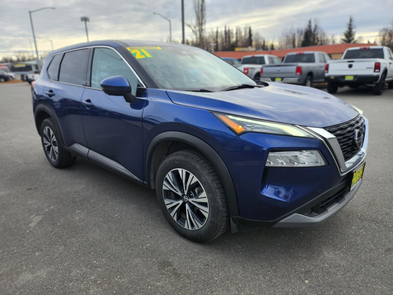 2021 /GRAY Nissan Rogue SV AWD (5N1AT3BB6MC) with an 2.5L L4 DOHC 16V engine, CVT transmission, located at 44152 Sterling Highway, Soldotna, 99669, (907) 262-5555, 60.484917, -151.062408 - Photo #7