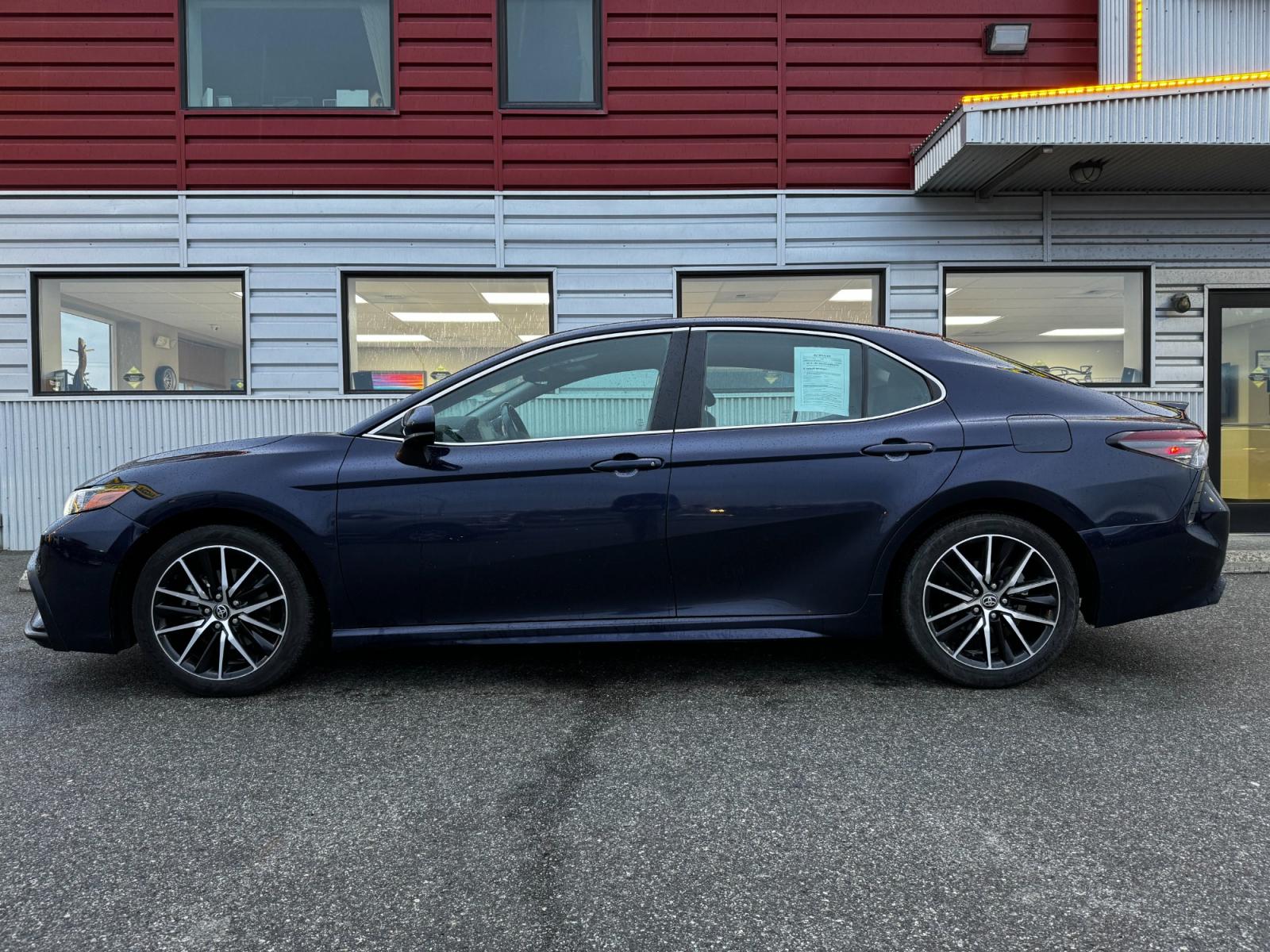 2021 Blue /Black Toyota Camry SE (4T1G11AK9MU) with an 2.5L L4 DOHC 16V engine, 8A transmission, located at 44152 Sterling Highway, Soldotna, 99669, (907) 262-5555, 60.484917, -151.062408 - Photo #0
