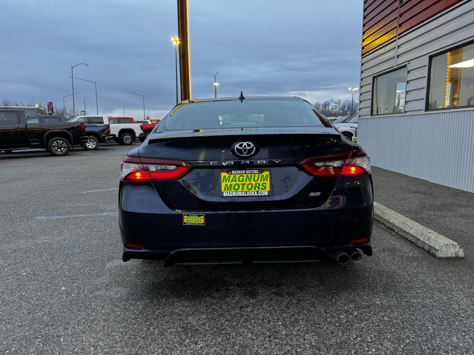 2021 Blue /Black Toyota Camry SE (4T1G11AK9MU) with an 2.5L L4 DOHC 16V engine, 8A transmission, located at 44152 Sterling Highway, Soldotna, 99669, (907) 262-5555, 60.484917, -151.062408 - Photo #4