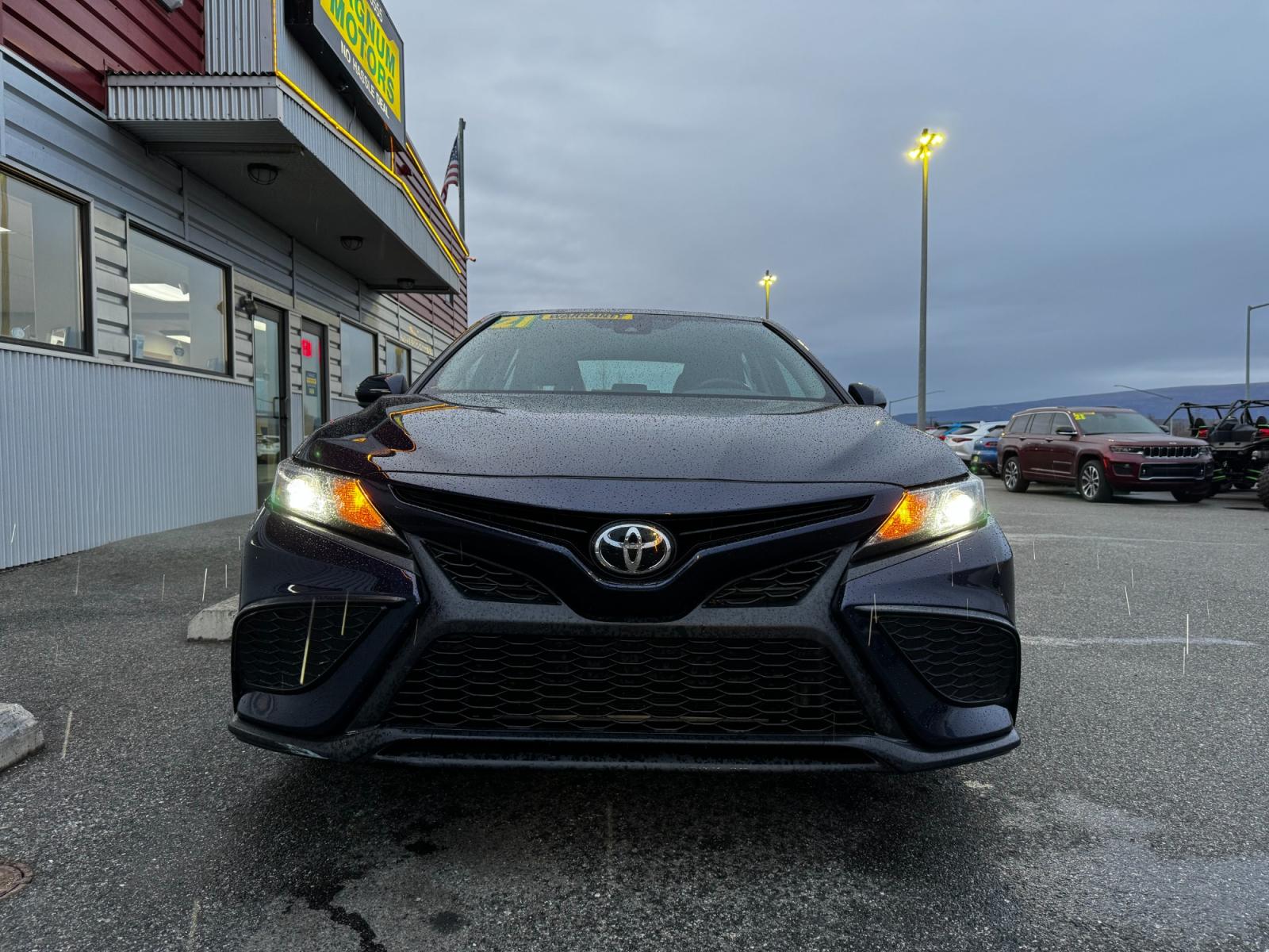 2021 Blue /Black Toyota Camry SE (4T1G11AK9MU) with an 2.5L L4 DOHC 16V engine, 8A transmission, located at 44152 Sterling Highway, Soldotna, 99669, (907) 262-5555, 60.484917, -151.062408 - Photo #8